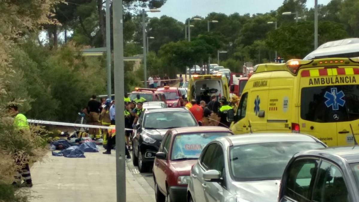 Moren quatre persones en un accident molt greu a Salou