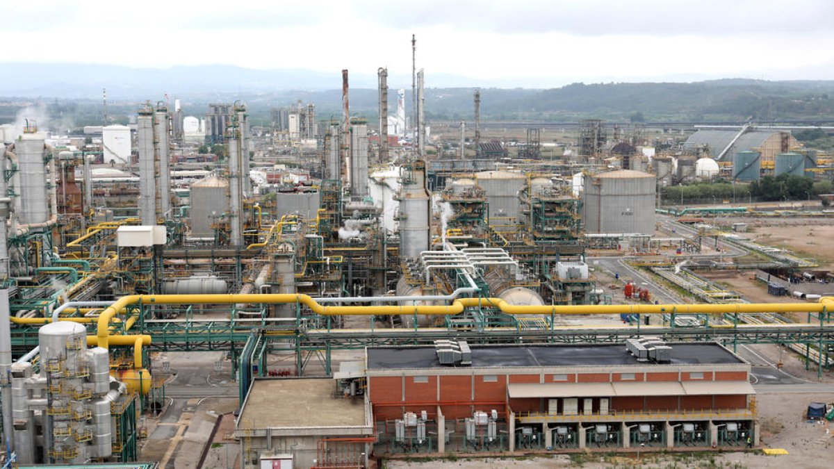 Repsol entra en el mercado de la salud con la creación de plásticos especiales