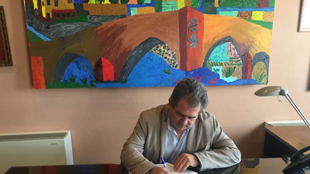 Alcaldes demanen a Fiscalia que s'anul·li l'ordre que obliga les policies locals a actuar contra l'1-O