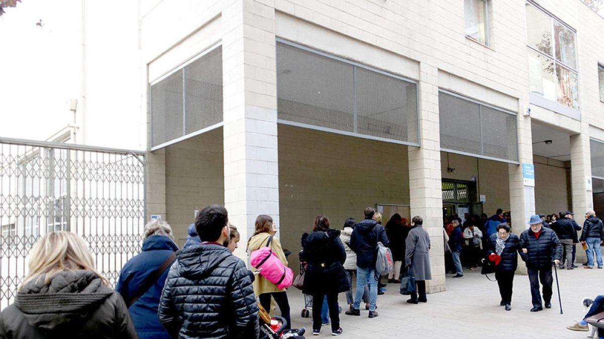 La participació a les 18 hores ha estat del 68,3%, cinc punts més que la registrada el 2015