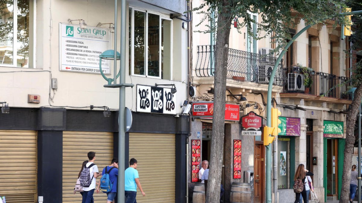 Una pelea multitudinaria a Pau Casals reactiva las críticas vecinales