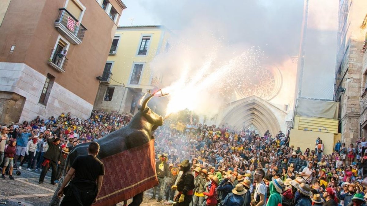 Los 'abanderats' de Santa Tecla son miembros del Bou de Tarragona