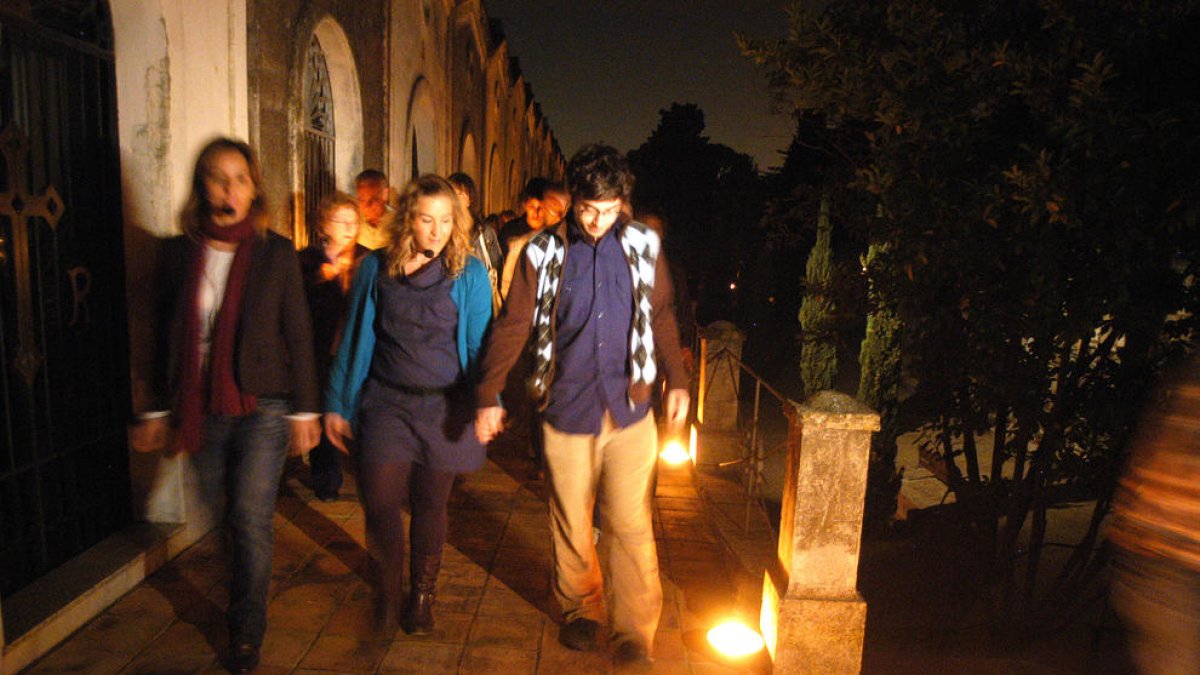 Tornen les visites teatralitzades al cementiri de Reus