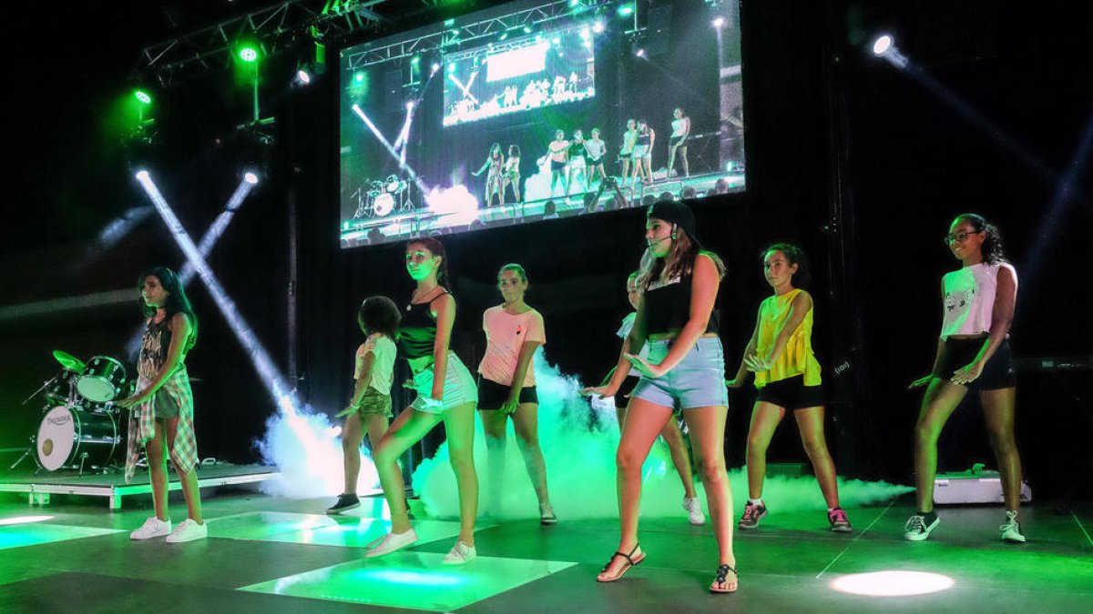 La Festa del Playback de la Pobla reuneix més de 600 persones