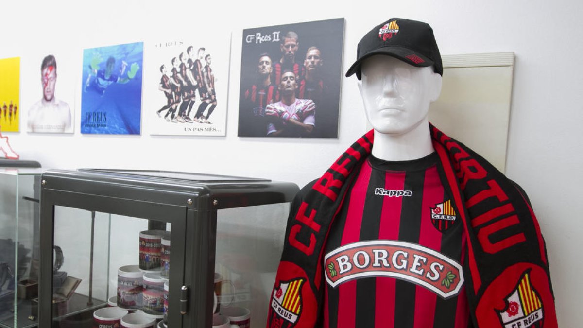 El CF Reus preveu començar la lliga sense patrocinador a la samarreta