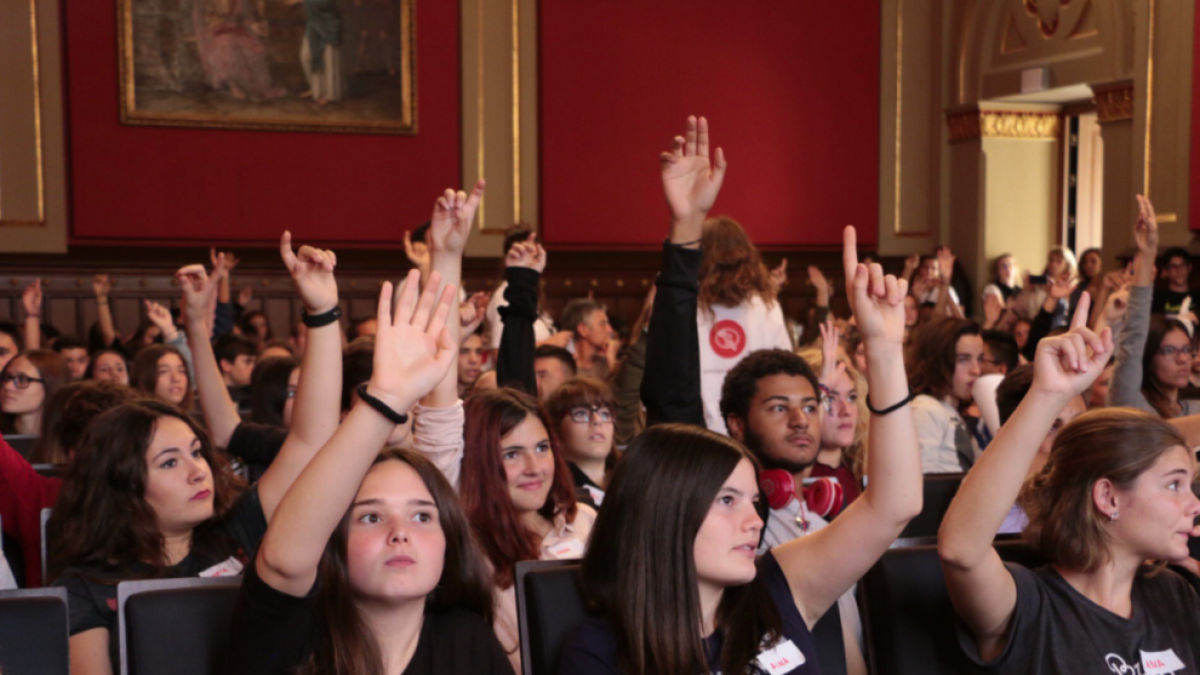 Més de 250 estudiants de Tarragona debaten sobre assetjament escolar i violència masclista