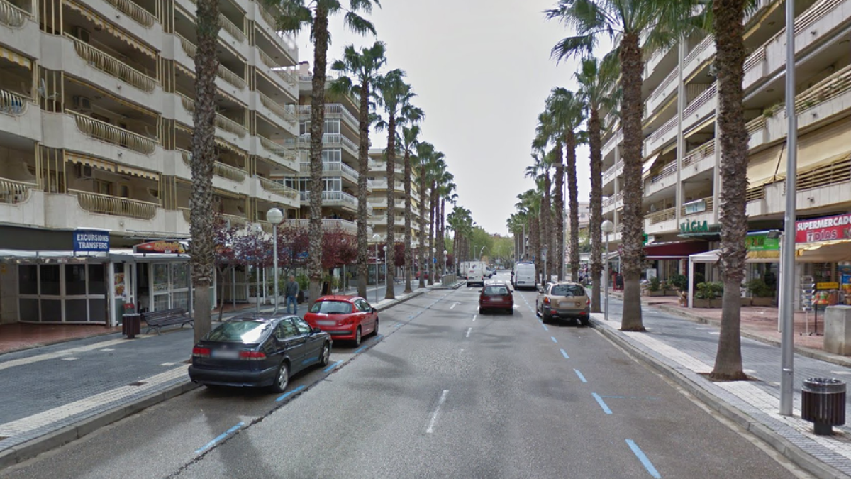 Protagonitzen una espectacular batussa  a un bar ple a Salou