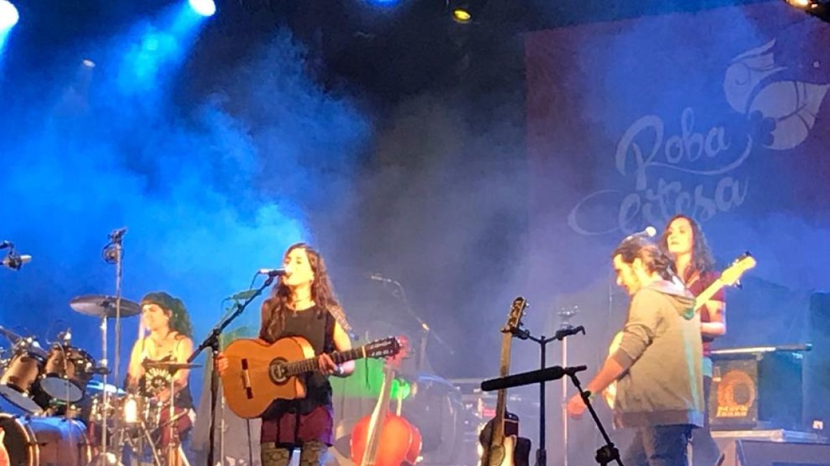 Roba Estesa inicia gira de 'Desglaç' y busca «generar imatges,no discursos»