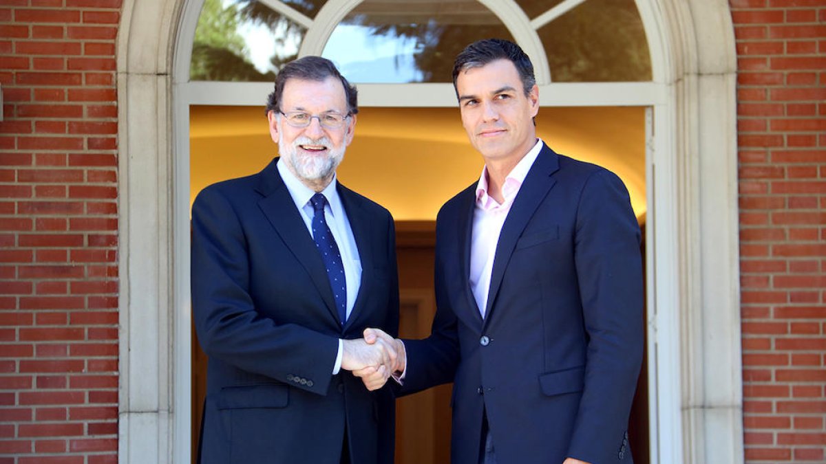 El govern i el PSOE pacten eleccions al gener i prendre el control de TV3 i els Mossos