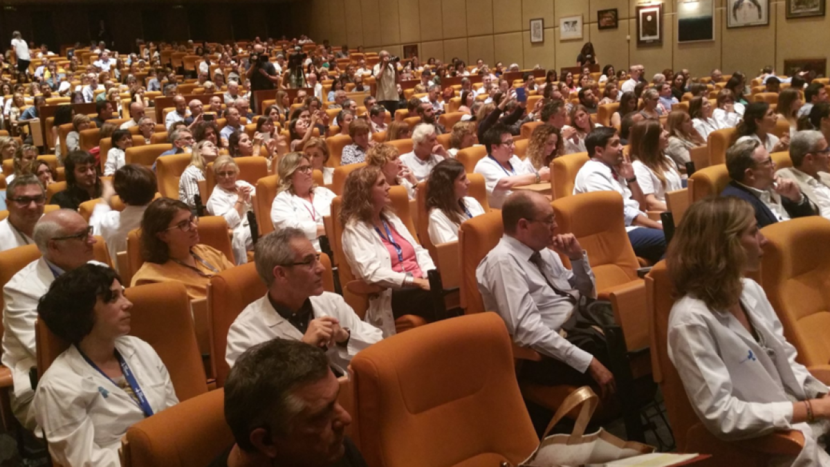 La Generalitat reconeix la tasca dels professionals de la salut durant els atemptats
