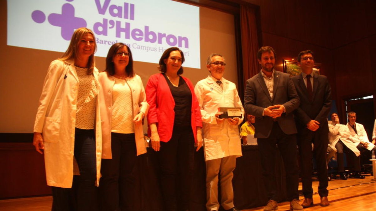 Cambrils i Barcelona reconeixen el personal sanitari que va assistir les víctimes dels atemptats