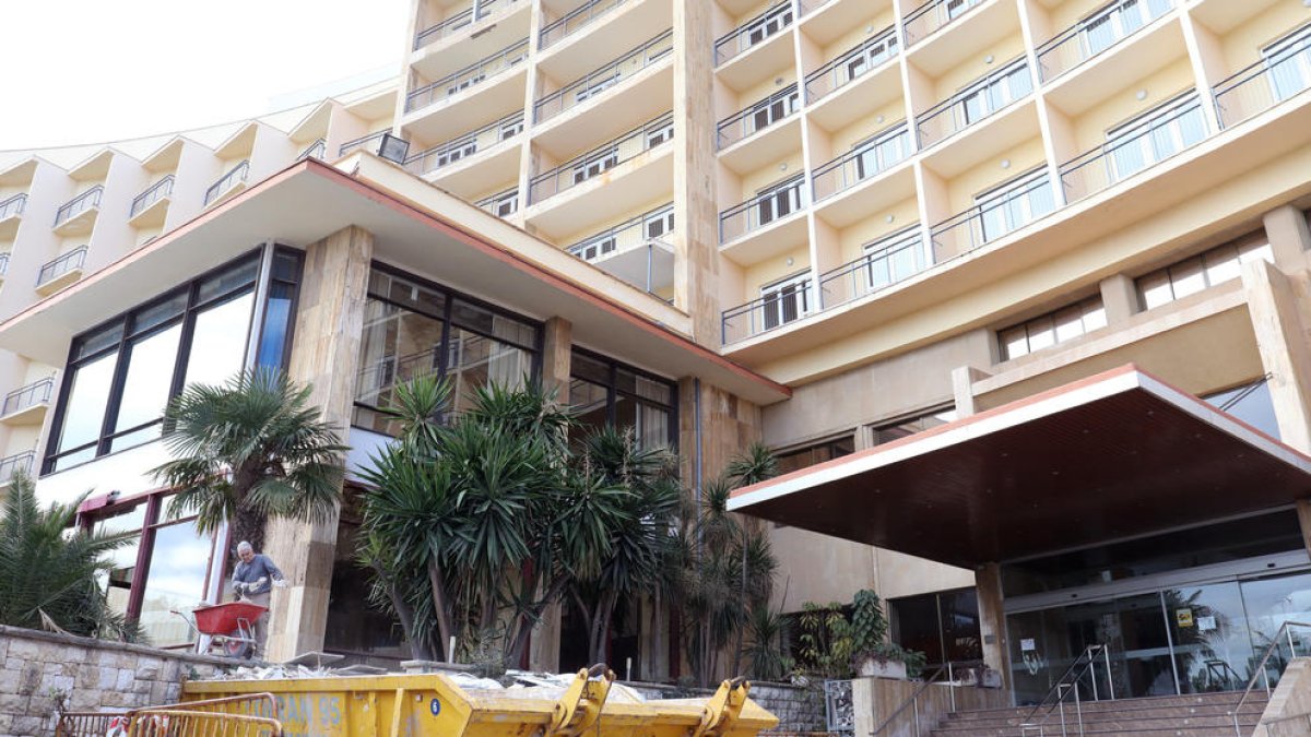 El nuevo propietario del Hotel Imperial Tarraco ya ha iniciado las obras de reforma