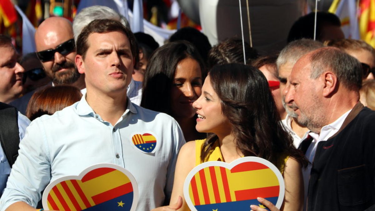 Rivera assegura que Puigdemont viu «en una realitat paral·lela» i crida a fer-lo fora el 21-D
