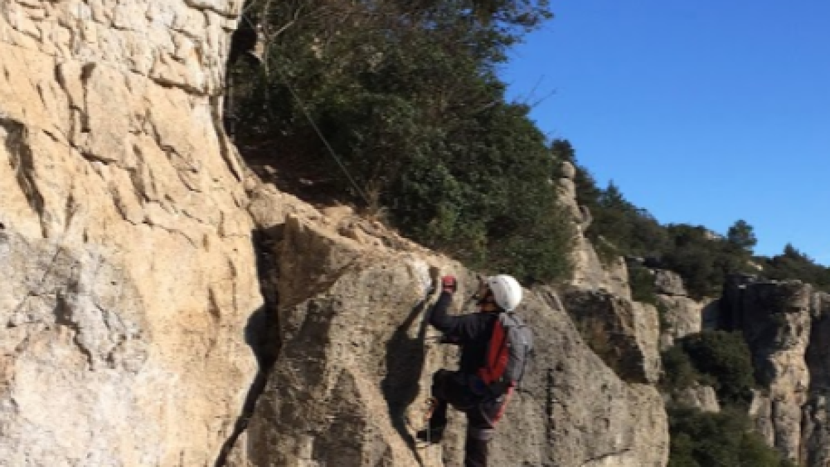 Mor un jove de 23 anys en una via ferrada de Montblanc