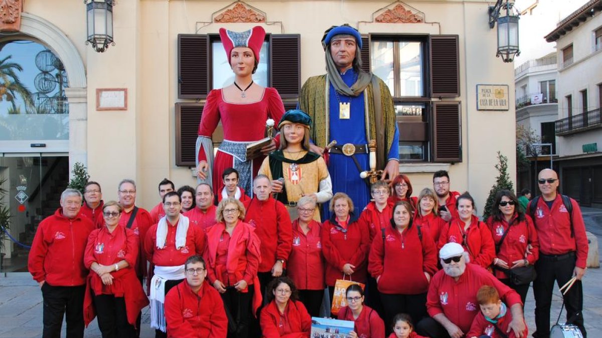 Els Veguers de Montblanc actuen en una trobada de gegants a la Festa Major de Lloret de Mar