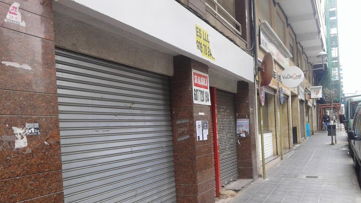 Vecinos de la calle Sevilla temen la abertura de un bar musical en los bajos del bloque