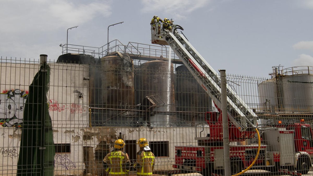 El derribo de los depósitos de Bionet, pendiente de aclarar la titularidad