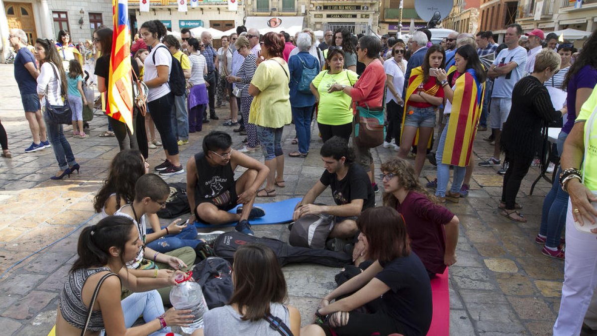 La Mercadal se solidaritza amb els reusencs encausats pel referèndum