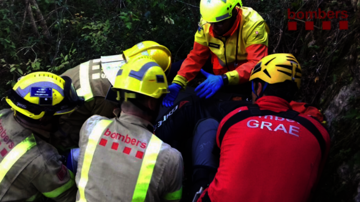 Un motorista queda ferit en sortir de la via a Pontils