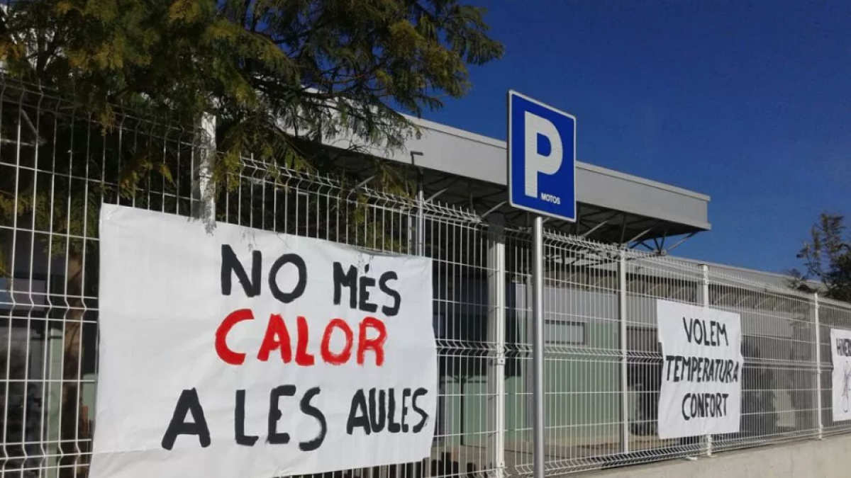 Una avaria elèctrica de l'Escola Marta Mata del Vendrell deixa 500 alumnes sense classe