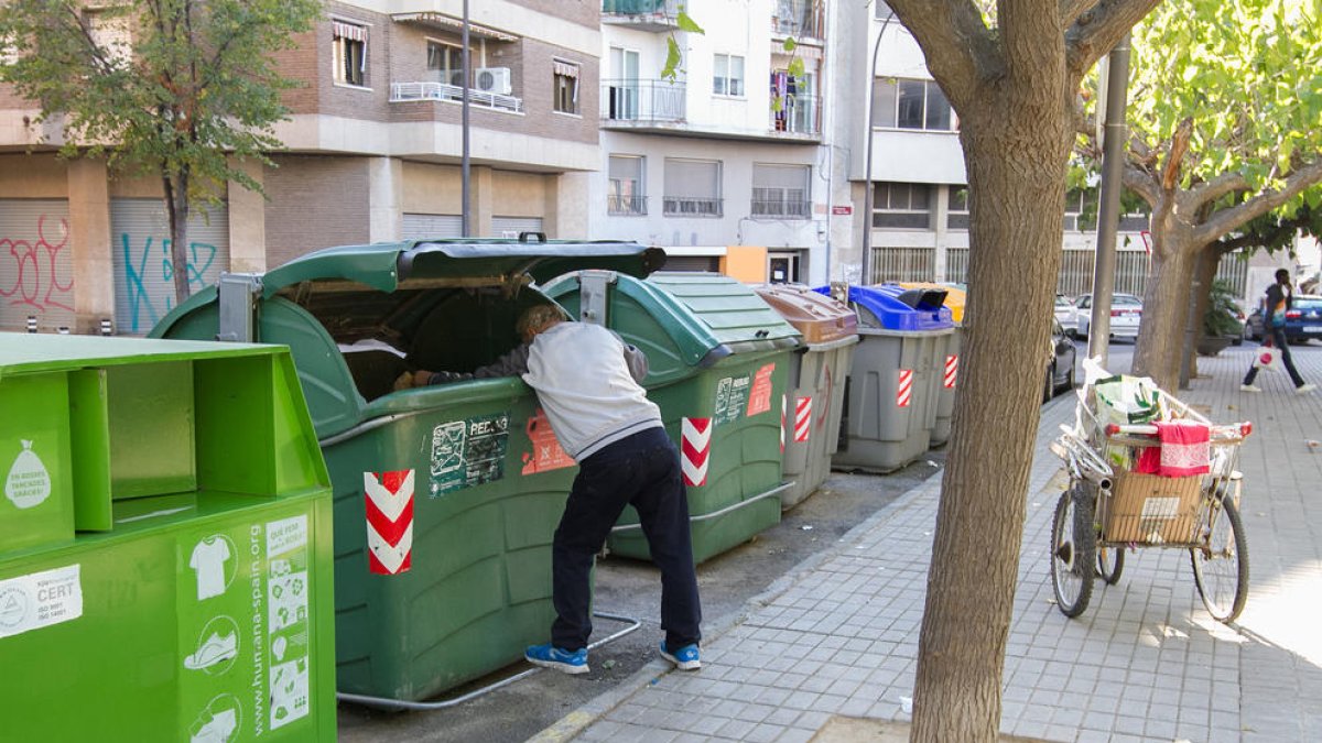 Revolviendo contenedores