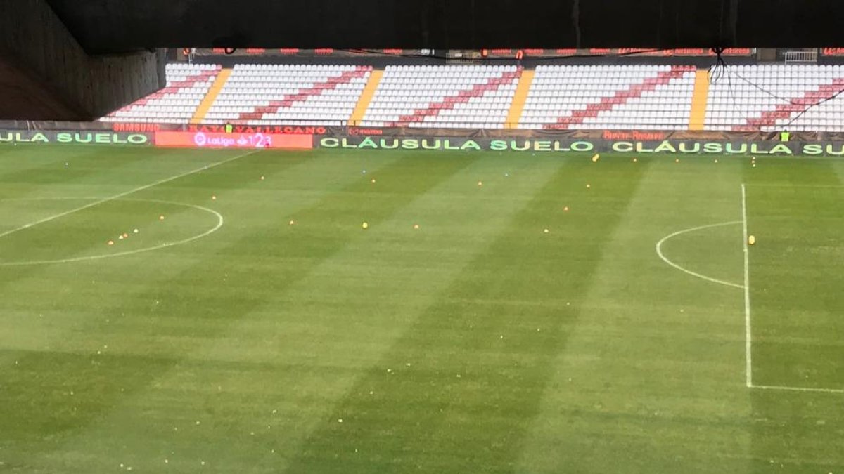 Silvestre, Muñiz i Tete, titulars a Vallecas