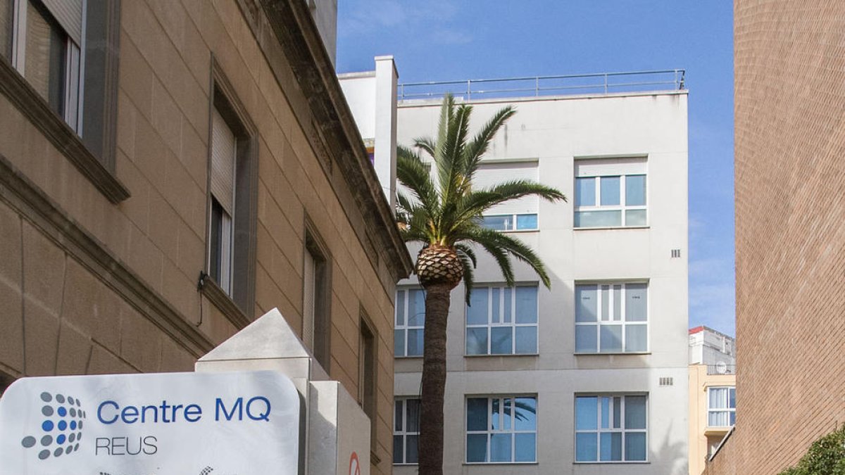 Els telèfons del CMQ de Reus es col·lapsen per les trucades de pacients