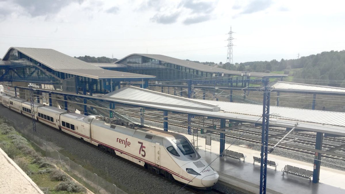 Renfe pone en venta este miércoles una nueva tanda de billetes de AVE a 25 euros