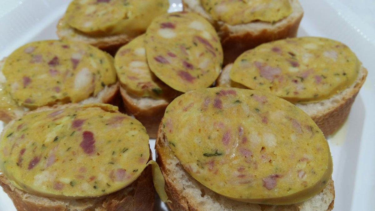 El Mercat Central de Reus acollirà el tradicional esmorzar de botifarra d'ou el Dijous Gras