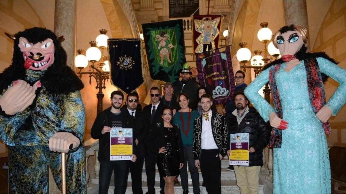 La presentació de la Bóta, el Ninot i la Ninota dóna el tret de sortida al Carnaval