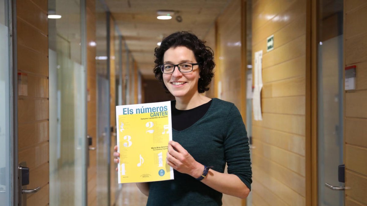 «Amb les cançons els infants passen del càlcul pensat al càlcul memoritzat»
