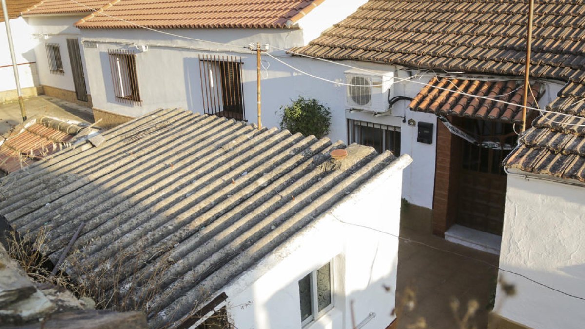 Una parella se suïcida al seu domicili i els quatre fills conviuen 4 dies amb els cadàvers