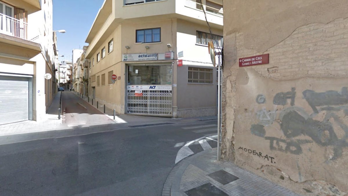 Detingut a Reus per robar la bossa a una dona d'edat avançada amb una forta estrebada