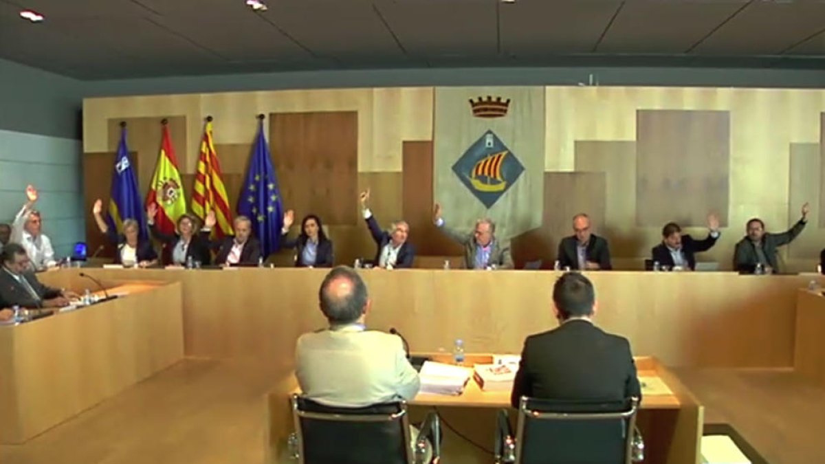 Salou aprueba una moción contra el 155 y el encarcelamiento de Cuixart i Sànchez por la vía de urgencia y con el apoyo| socialista