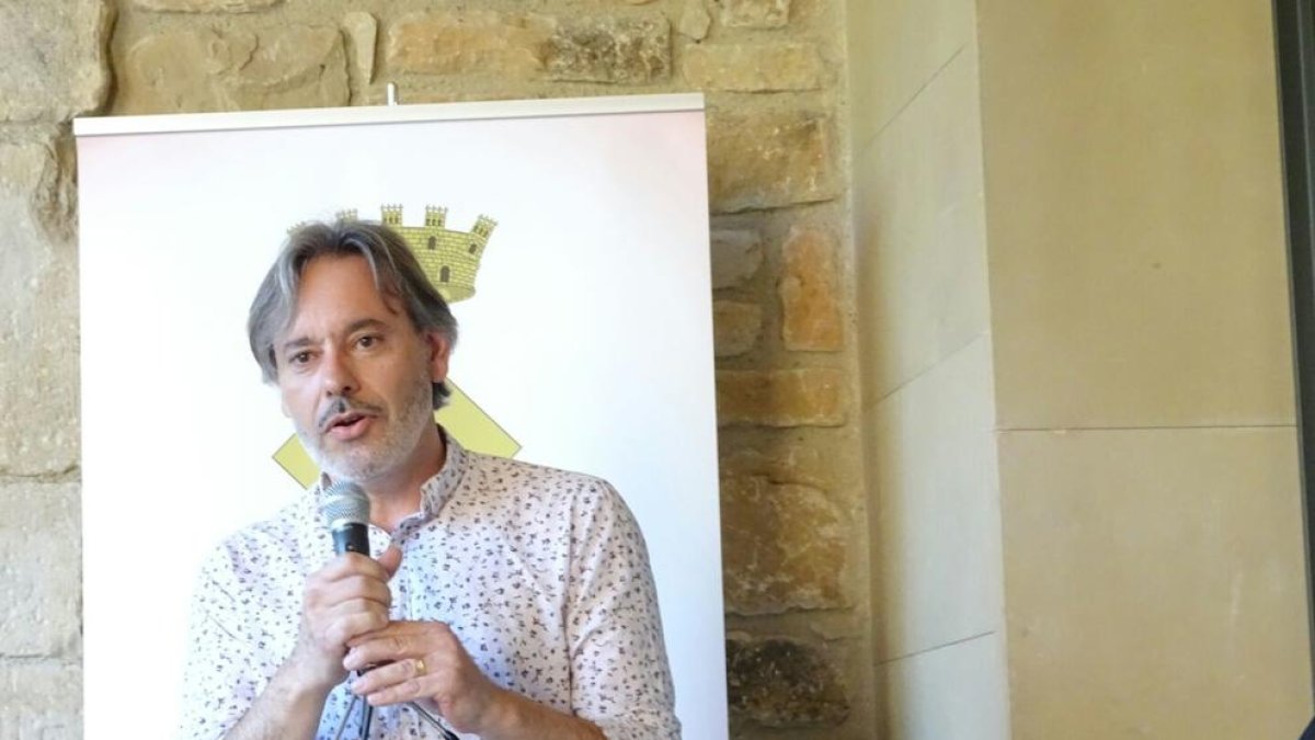 'La mà freda' del periodista Enric Alfonso, guanyadora del Concurs Literari Pratdip Llegendari