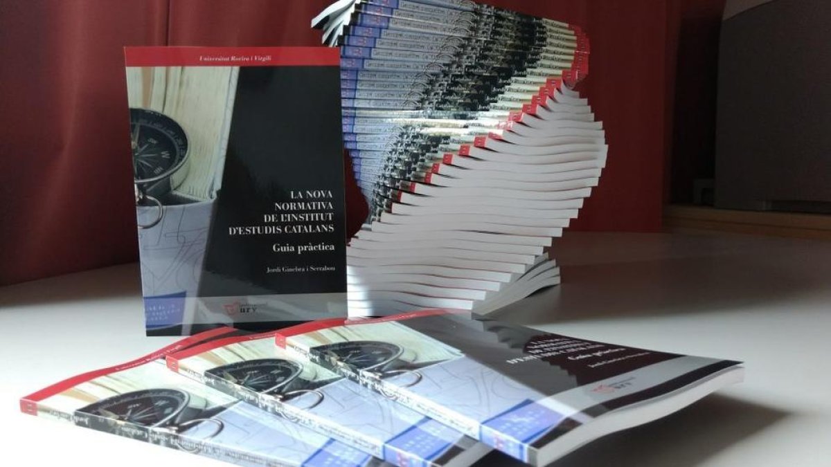 El primer manual sobre la nova normativa del català