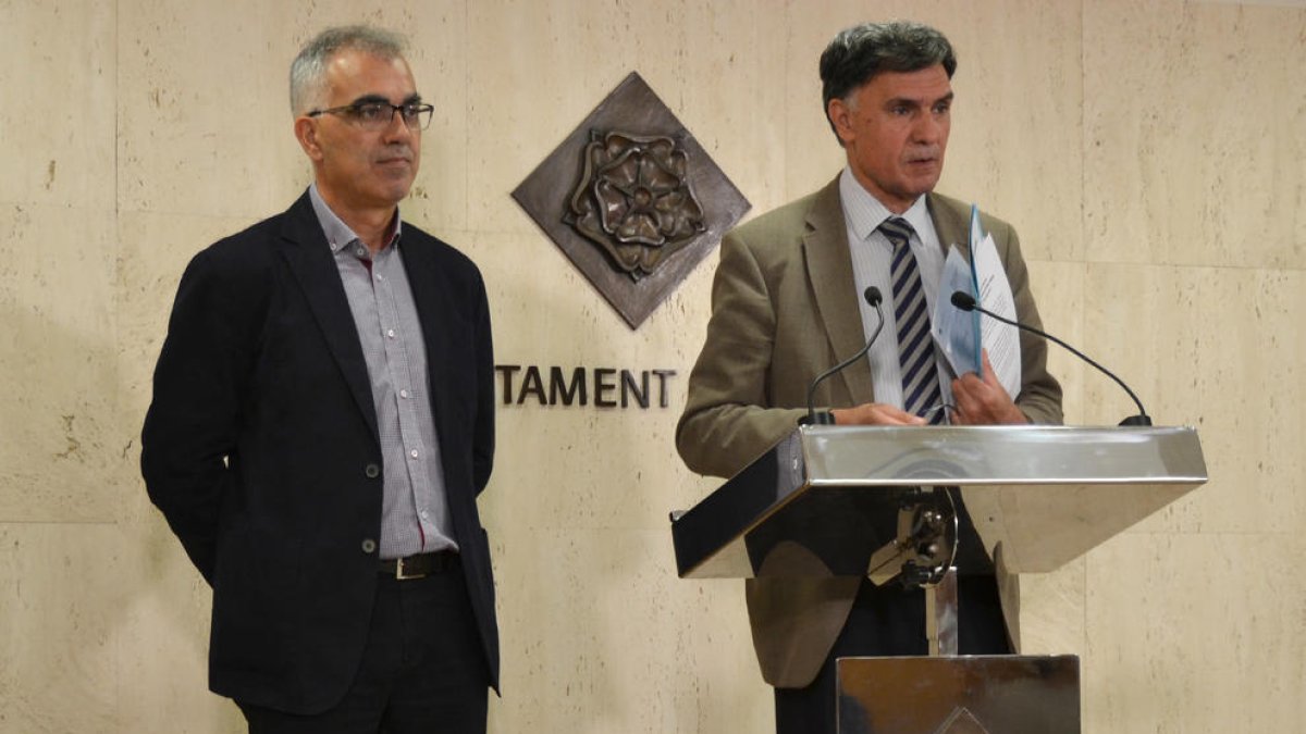 PSC pacta con el equipo de gobierno inversiones de 2,7 millones con el superávit de 2016