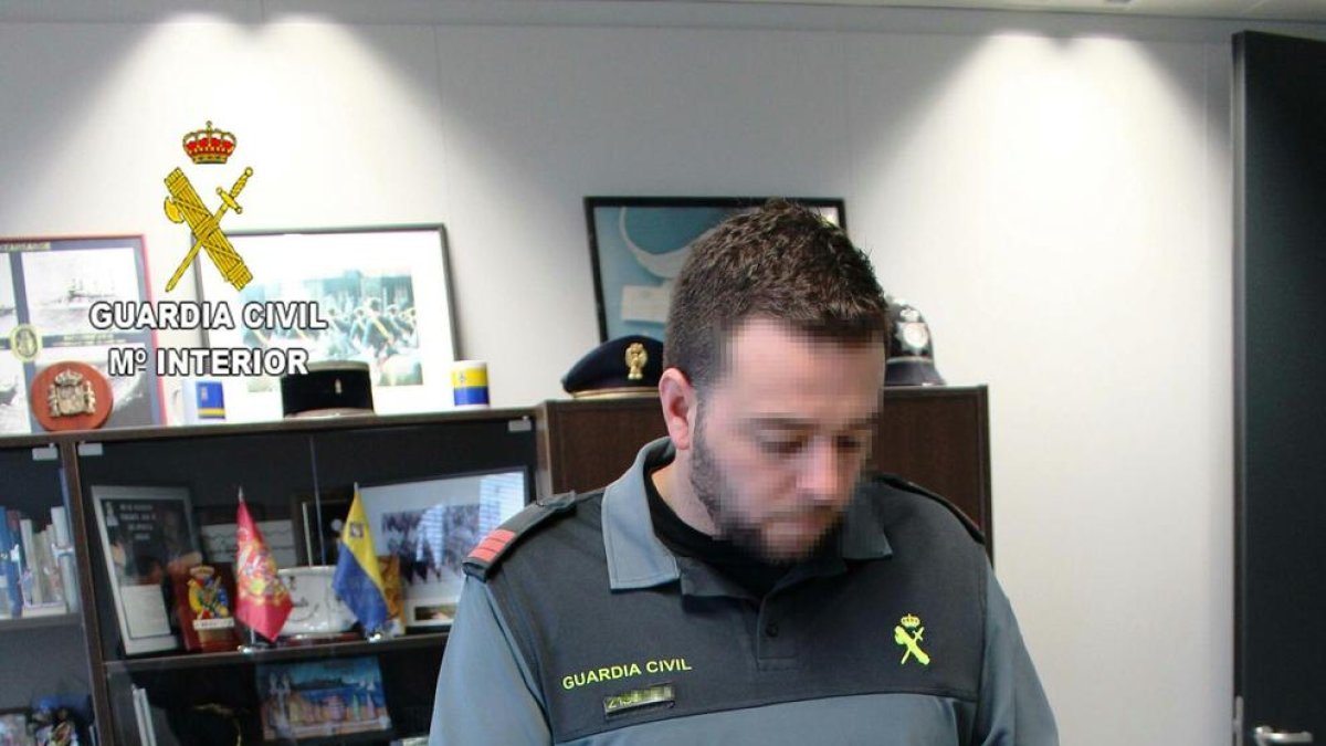 Un repartidor destapa el contraban de tabac d'un veí de Mas de Barberans