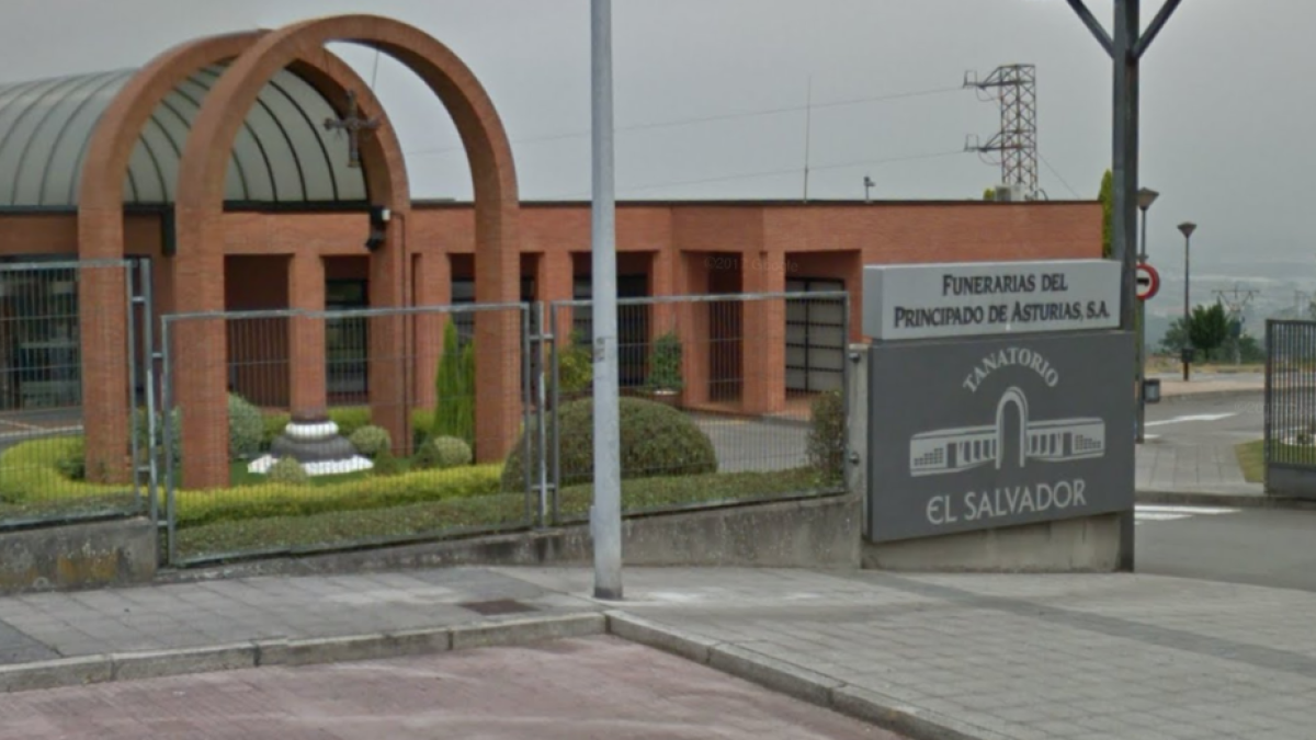 Detenidos cuatro empleados de un cementerio por robar joyas a los cadáveres