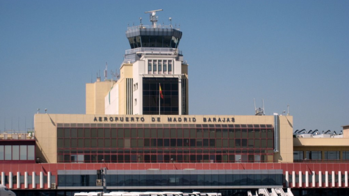Aena prohibeix alimentar els 400 animals abandonats a l'aeroport de Barajas