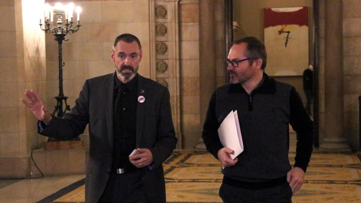 JxCat pide en Torrent que active la comisión de la reforma del reglamento del Parlament