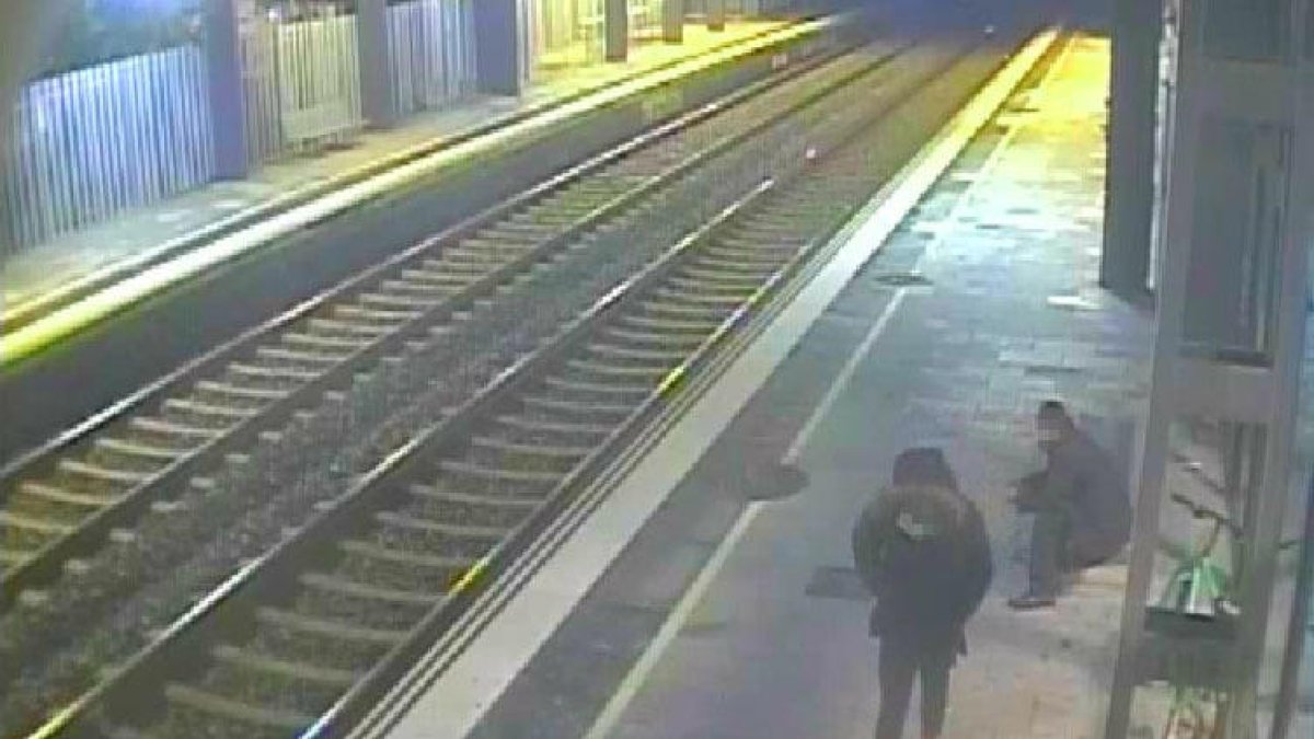 Los Mossos detienen a un vecino de Calafell que robaba a los pasajeros de los trenes