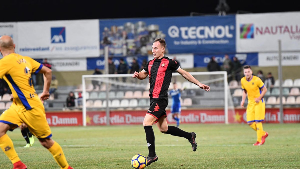 Miguel Garcia s'erigeix com a propietari de la banda esquerra reusenca