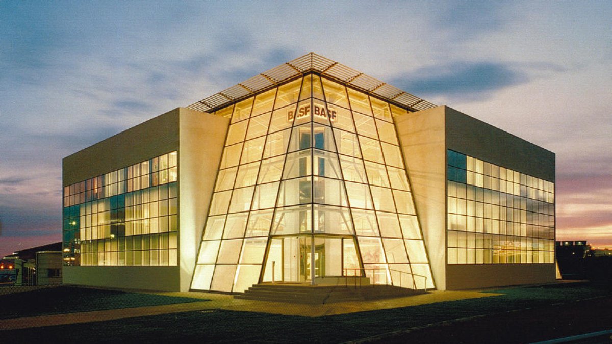 Las ventas y los beneficios de BASF crecen considerablemente en el tercer trimestre de 2017