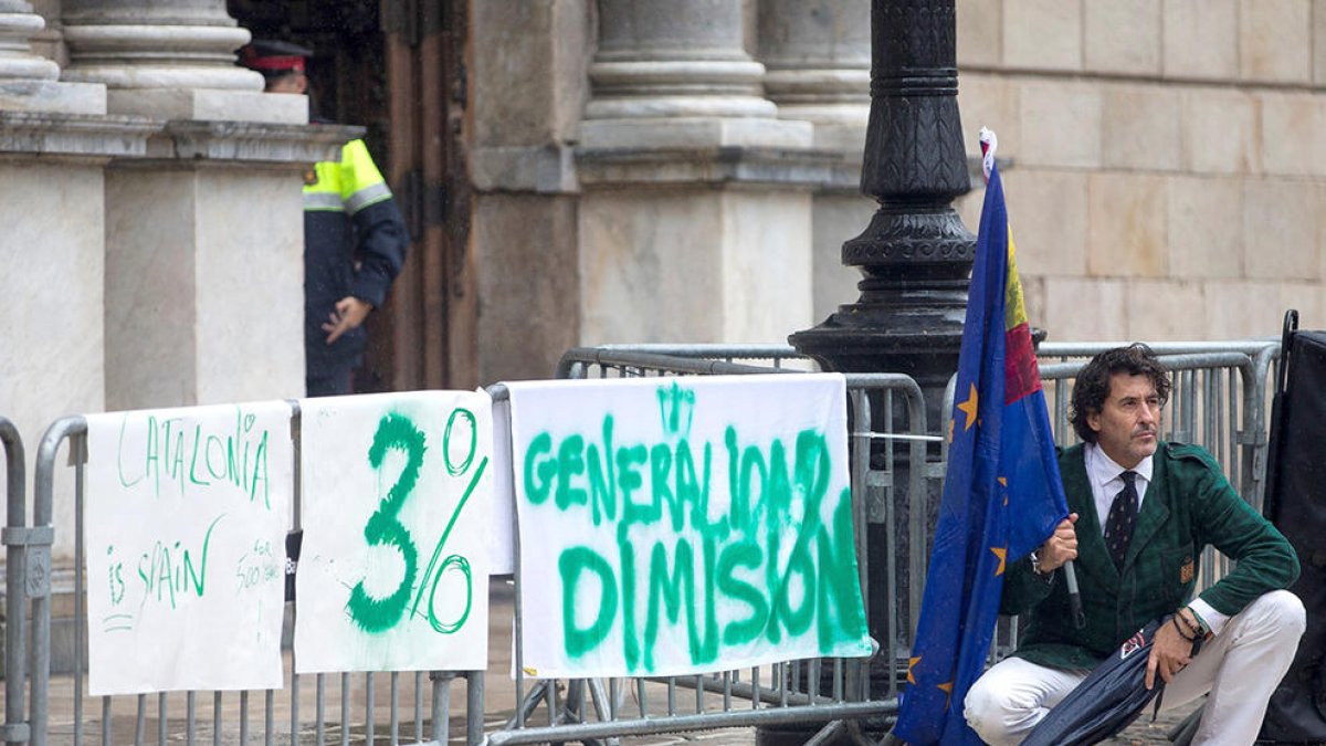 Los Mossos detienen a Álvaro de Marichalar por desobediencia y resistencia