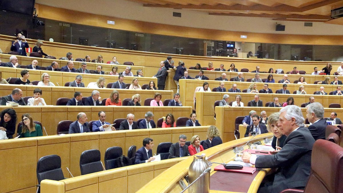 El PP descarta por ahora el apoyo a la enmienda del PSOE para parar el 155 si se convocan elecciones