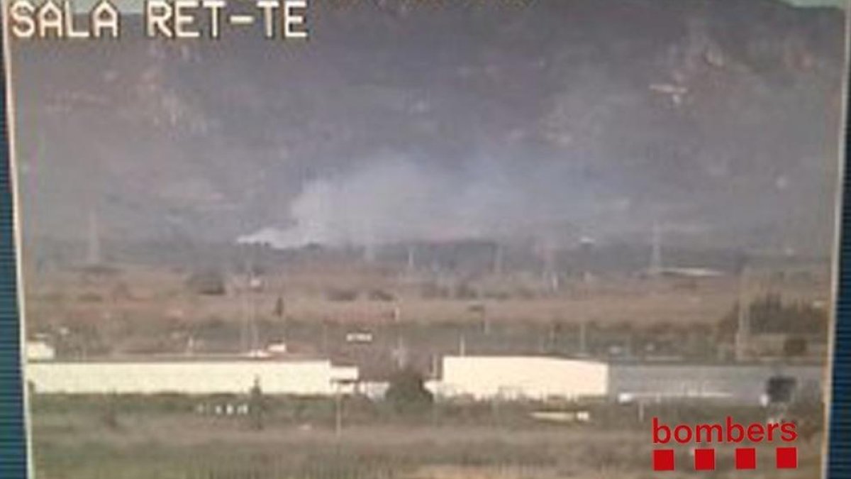 Tres incendis simultanis entre Picamoixons i Valls