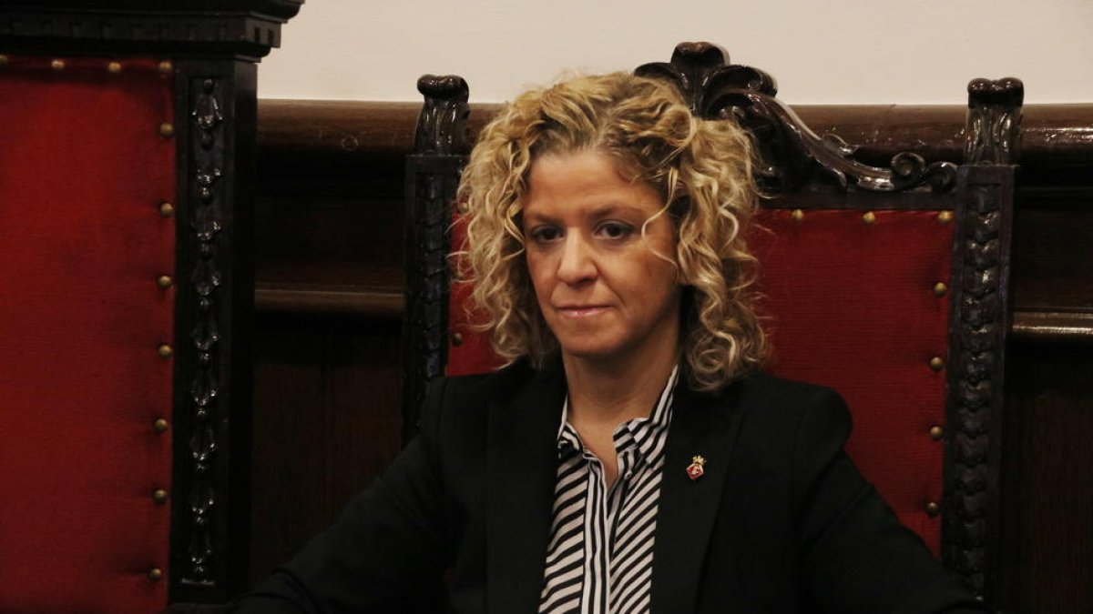 Roigé: «Trabajaré para ser digna del cargo, ser la primera alcaldesa de Tortosa»