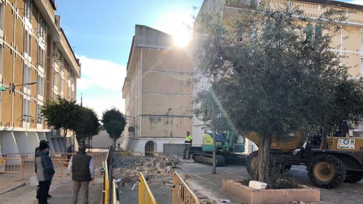 Empiezan las obras de renovación de la plaza Juan Ramón Jiménez de Constantí