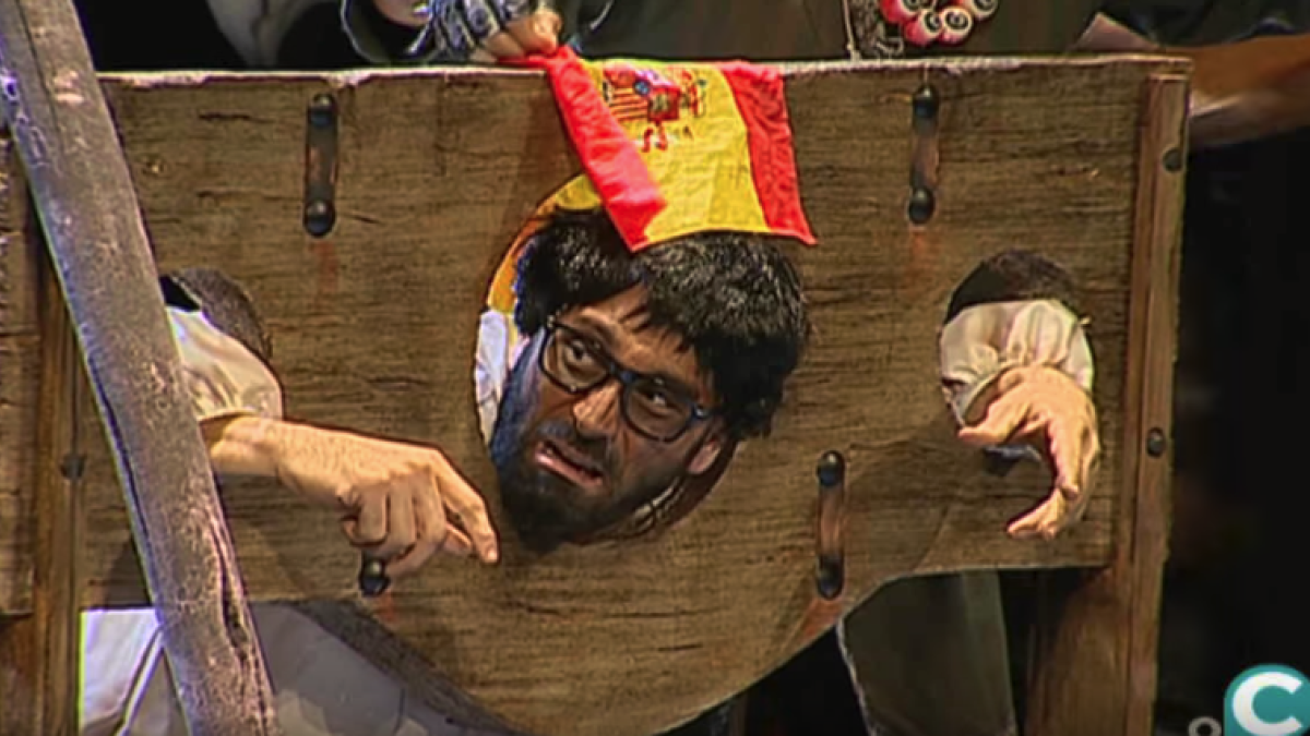 Una 'chirigota' de Cadis demana la decapitació de Puigdemont i el públic la concedeix